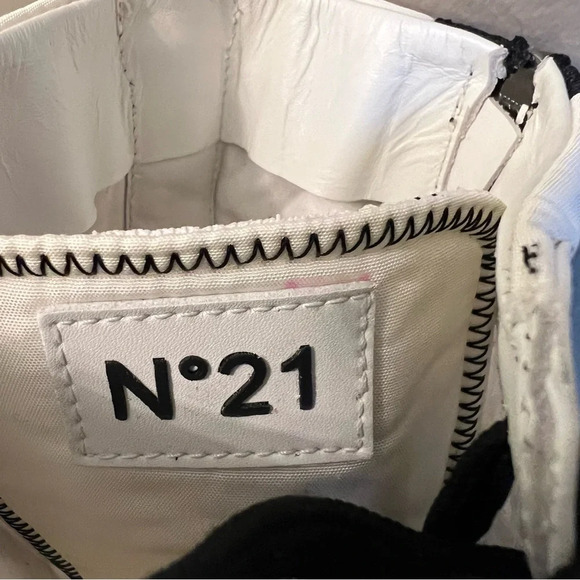 No. 21 Knee High Lace Up Sneaker Boots White Black 37 NWOB Unique Designer Rare - Picture 8 of 12